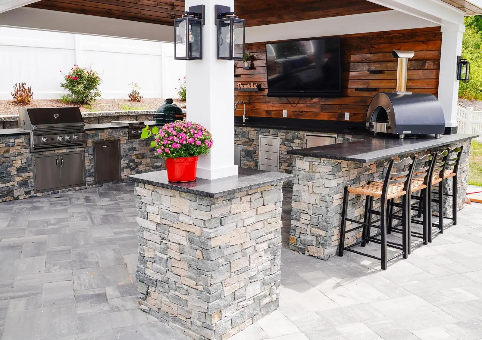 Outdoor kitchen project in Kingston, MA 02364 by Contrast Landscape