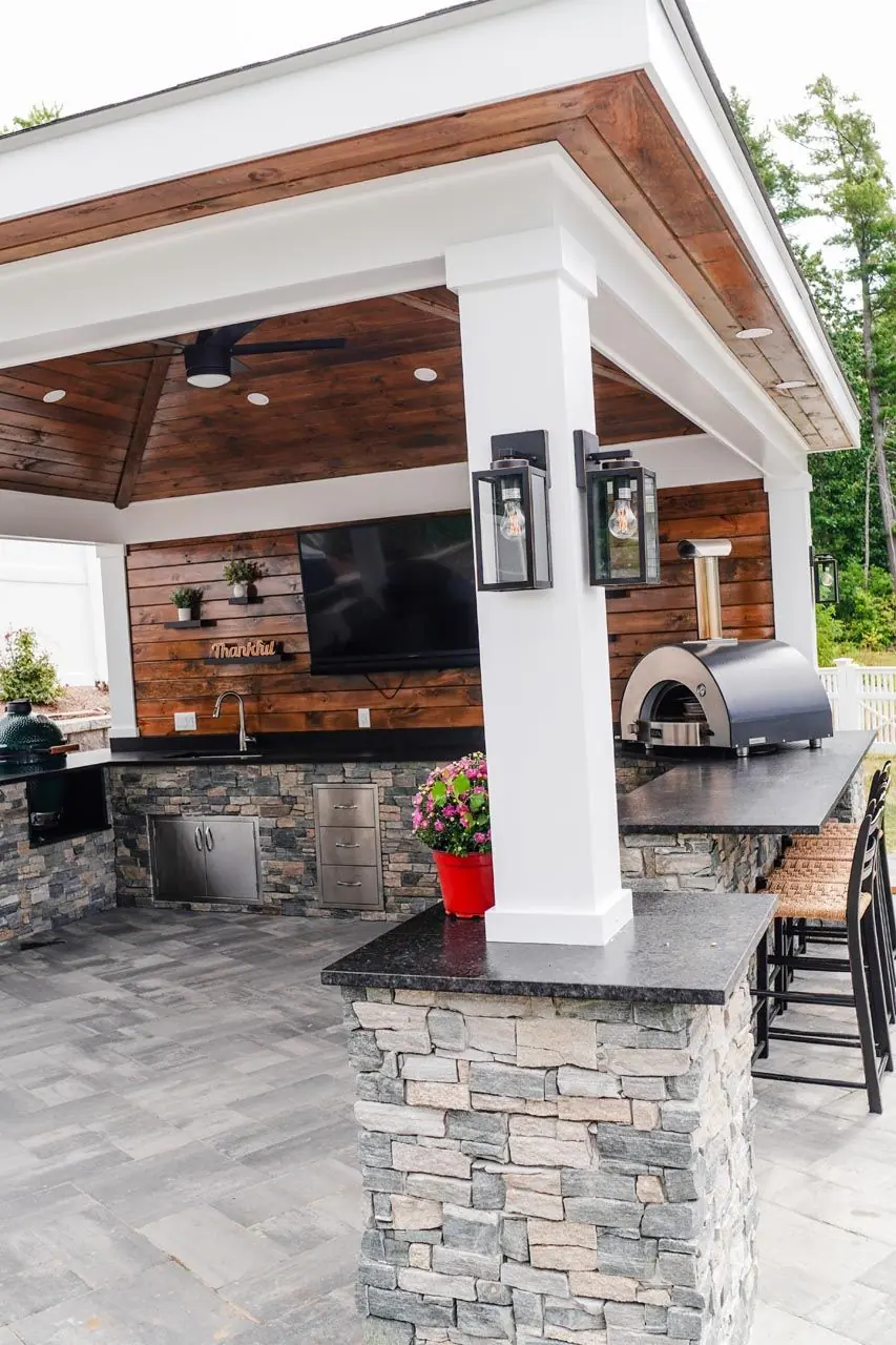 Outdoor kitchen project in Kingston, MA 02364 by Contrast Landscape