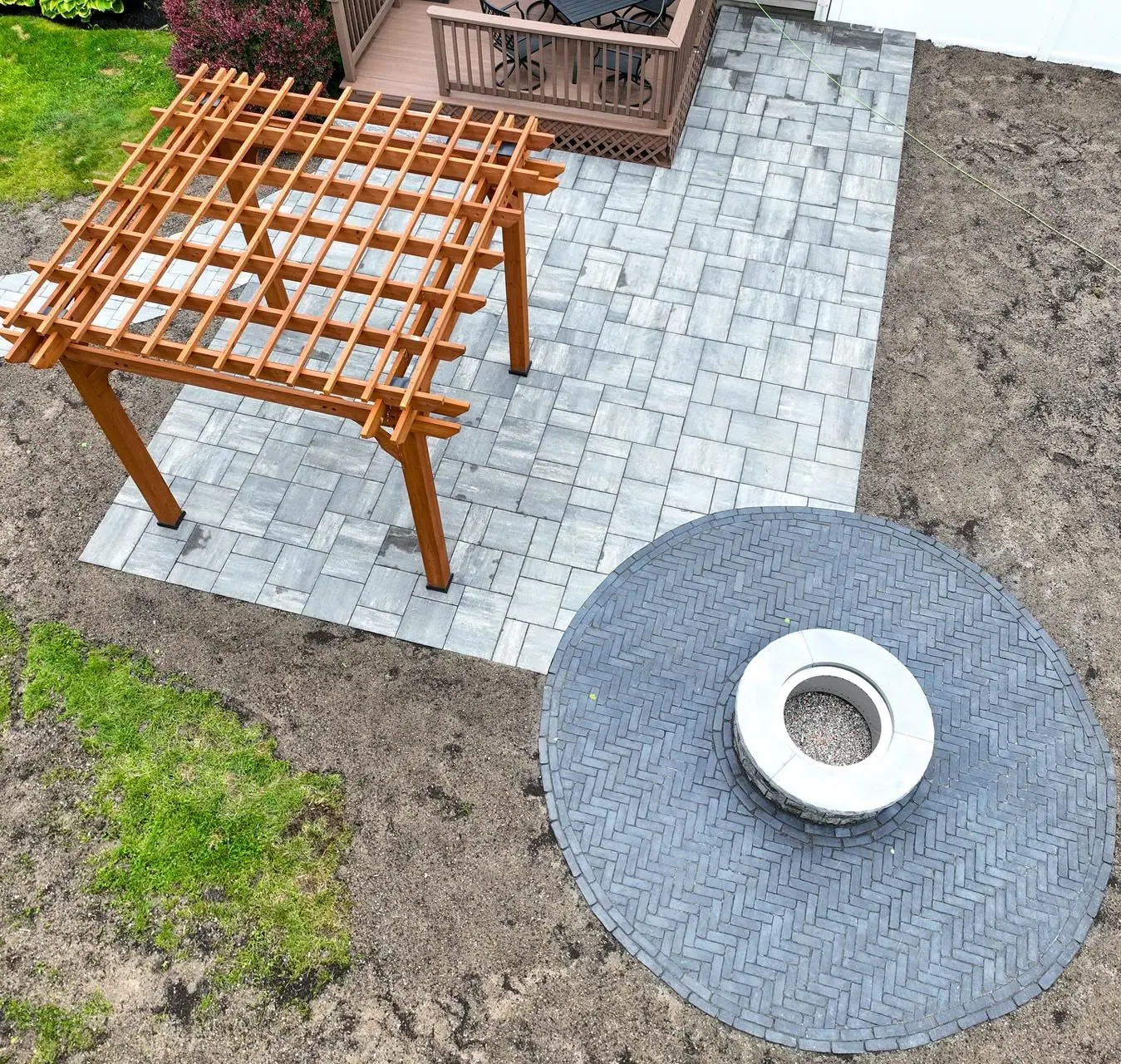 Outdoor landscaping and construction project in the Contrast Landscape project gallery
