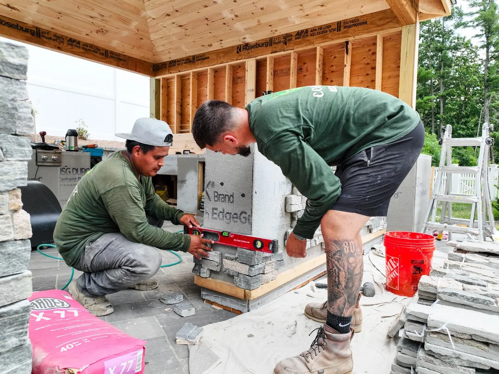 Outdoor landscaping and construction project in the Contrast Landscape project gallery