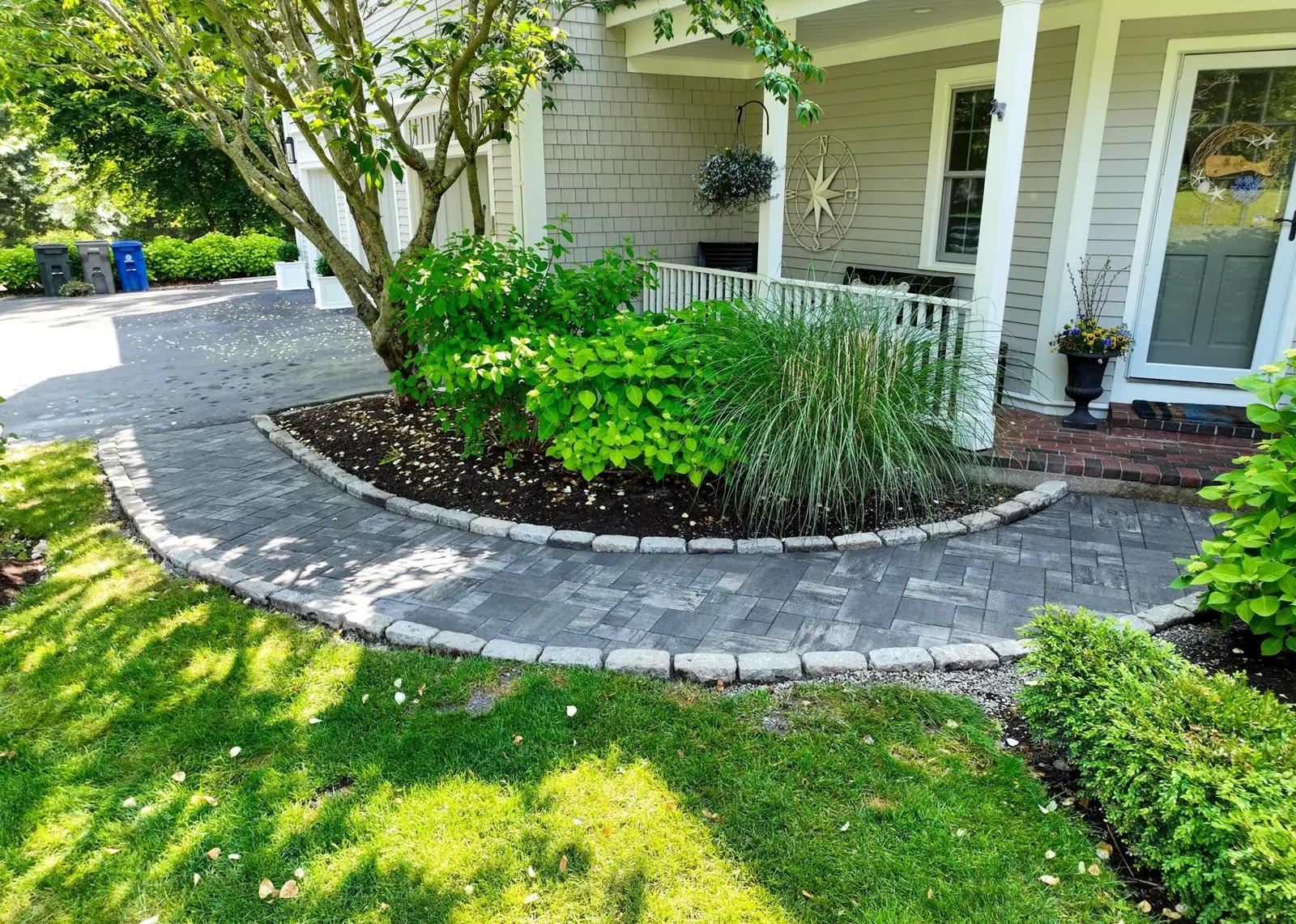 Outdoor landscaping and construction project in the Contrast Landscape project gallery