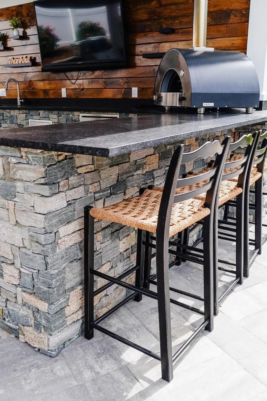 Outdoor kitchen project in Kingston, MA 02364 by Contrast Landscape