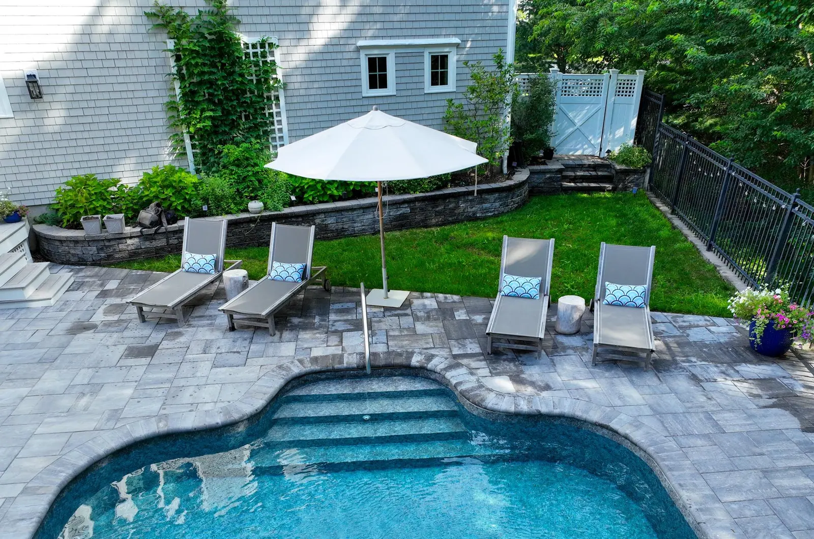 Pool Patios project in the Contrast Landscape project gallery